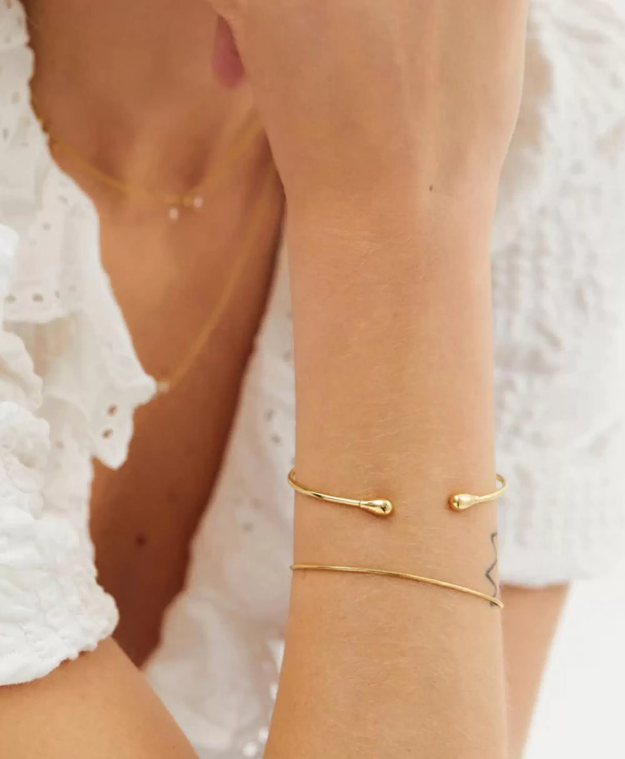 Bracciale Elegante Anna & Nina - Design Drop Cuff con Chiusura a Sgancio Rapido in Oro 18k