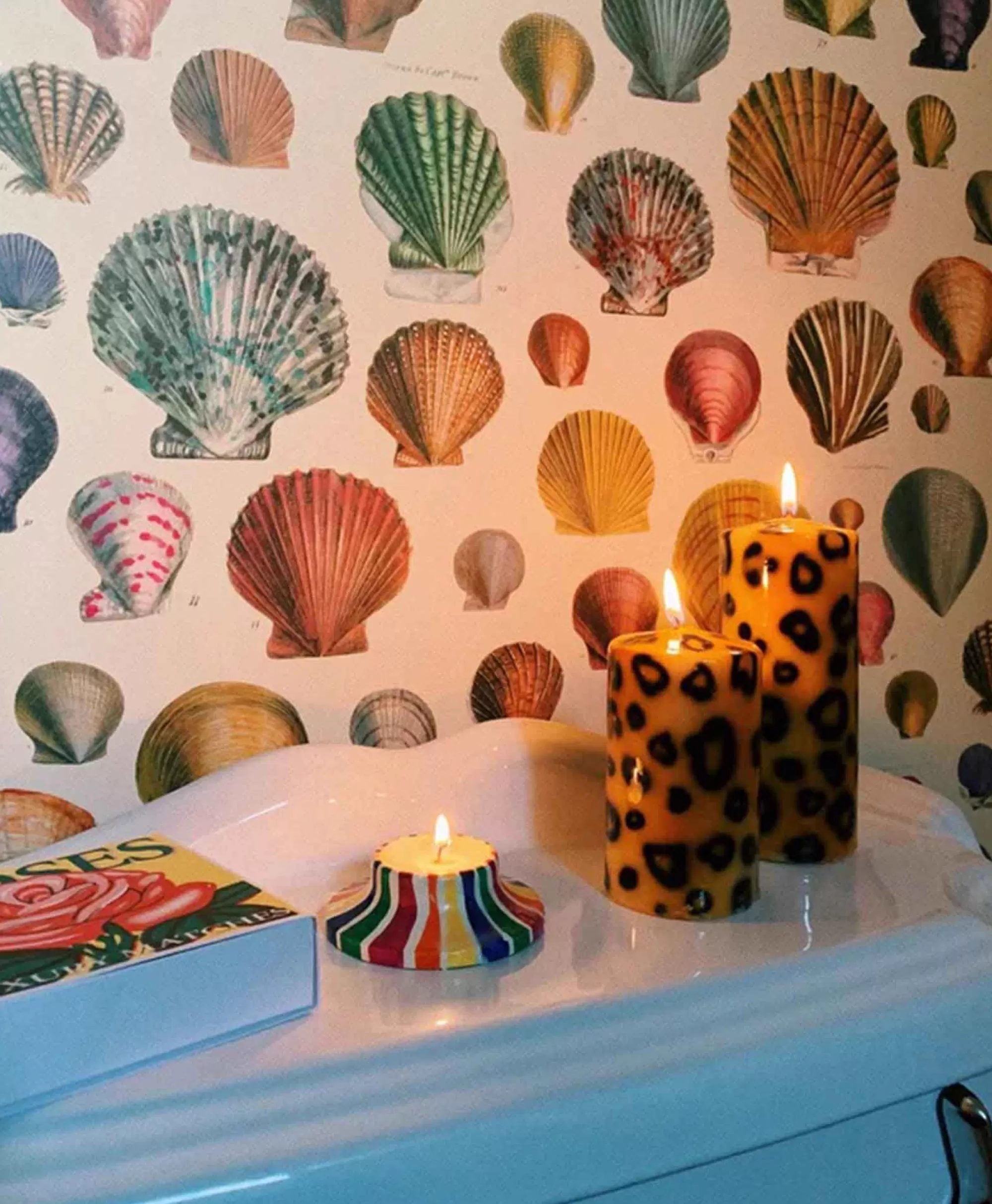 Anna & Nina Candela Colonna Grande con Stampa Leopardo - Dettaglio Esotico Marrone per Atmosfere Accoglienti, Stile Boho-Chic per Interni