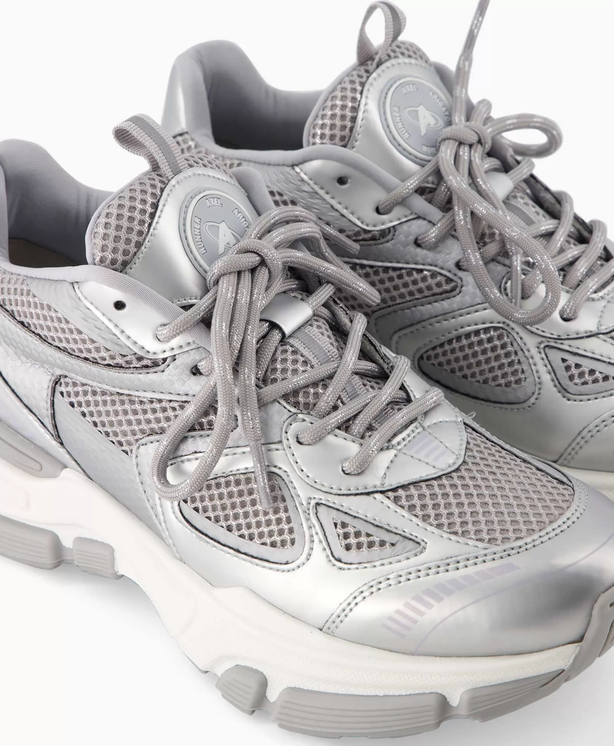 Scarpe Sportive Axel Arigato Marathon Neo - Design Futurista in Argento per Stile Urbano