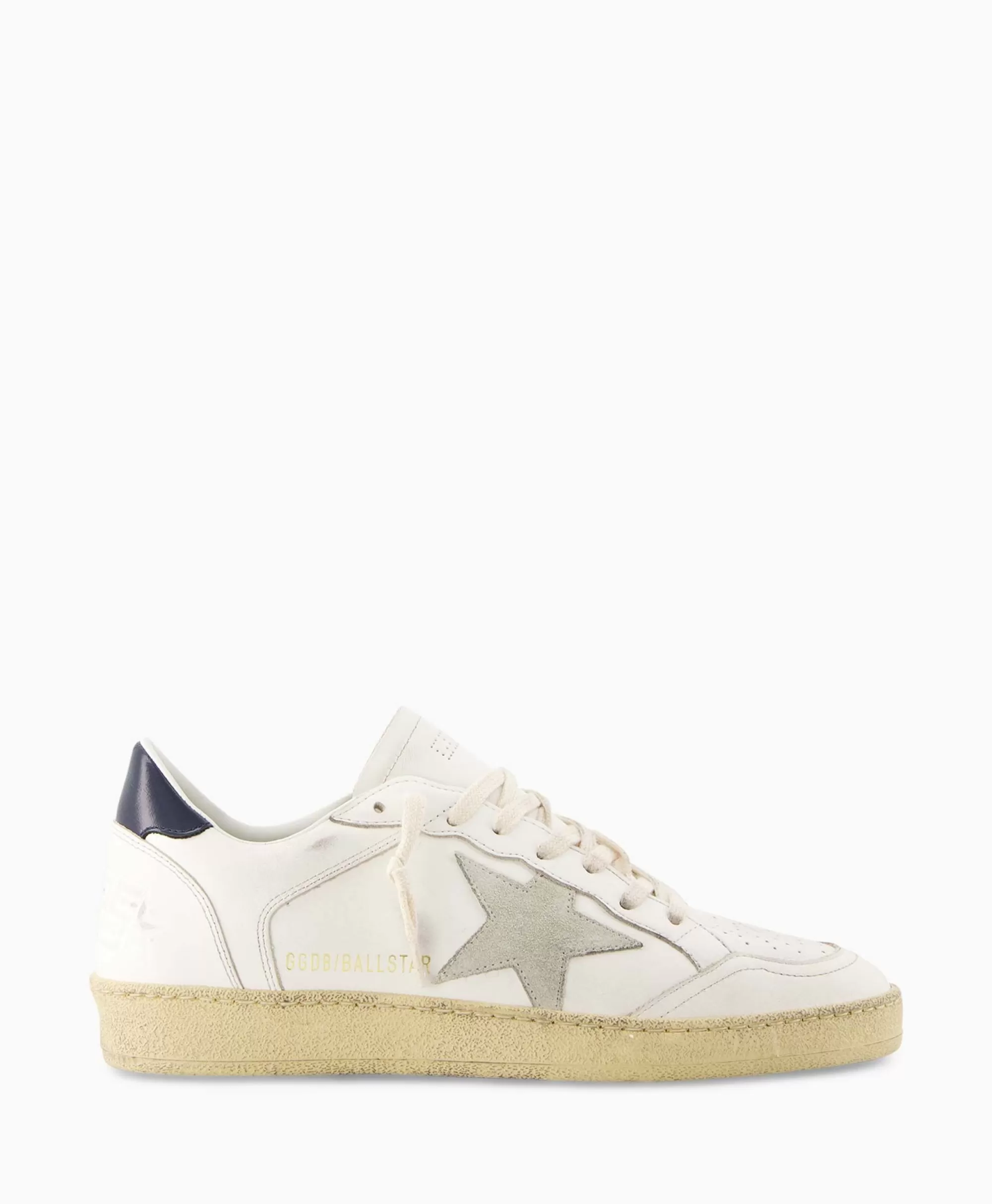 Golden Goose Ballstar Scarpa Sportiva in Pelle con Stelline Rifinite - Tomaia in Pelle Scamosciata e Dettagli Lucidi Bianco Avorio