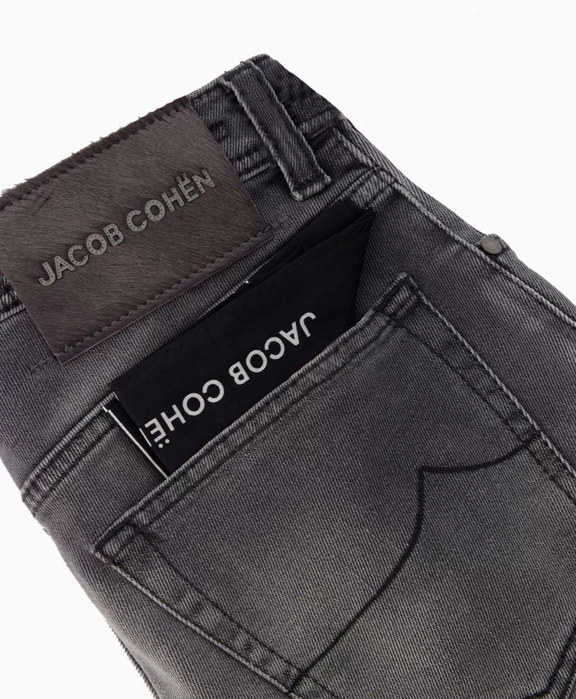 Jeans Jacob Cohen Slim Fit Uomo con 5 Tasche - Modello Aderente in Grigio Nickel Stilistico 

(：，)