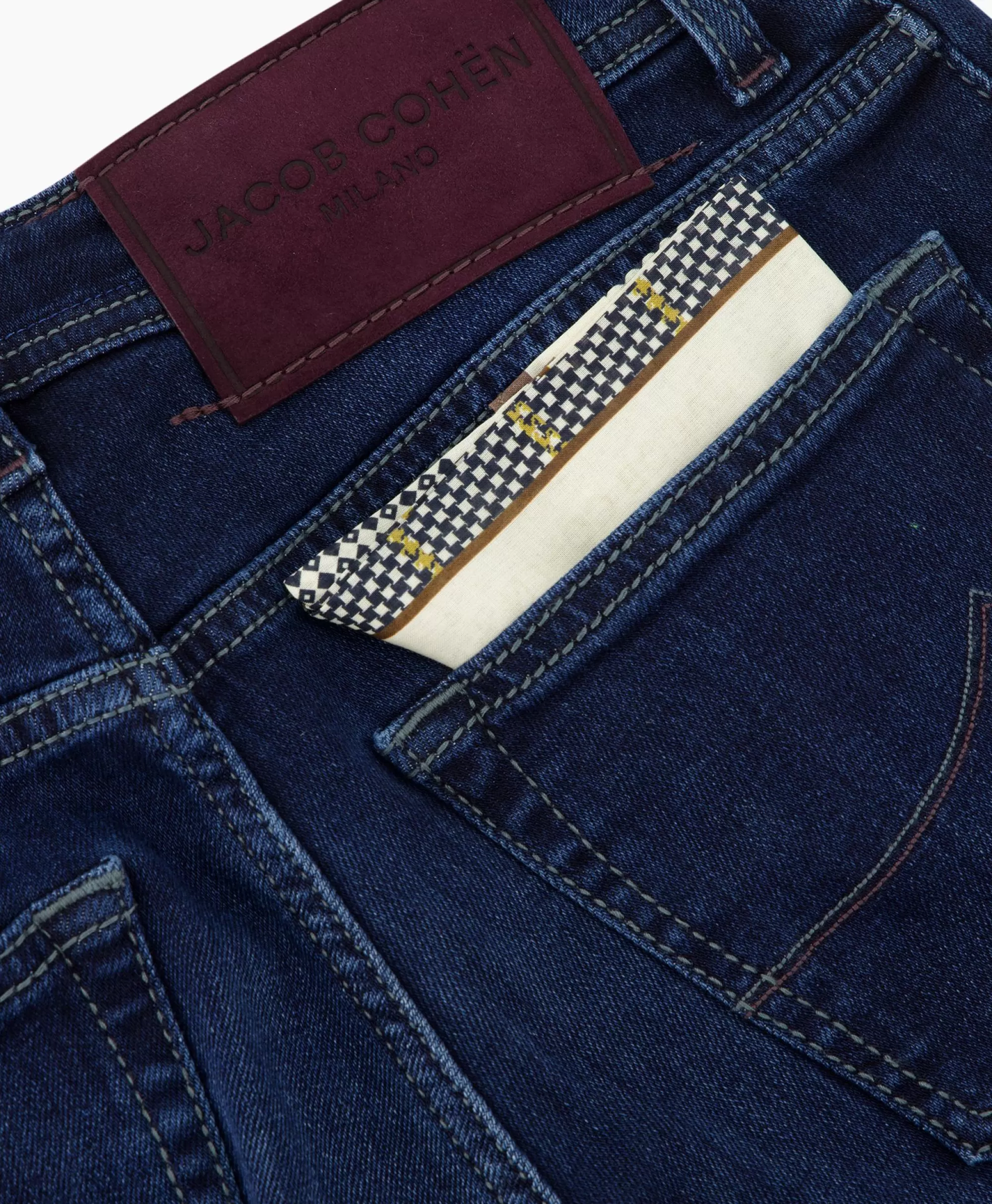 Jacob Cohen Jeans Modello Nick Slim Fit con 5 Tasche, Blu Scuro - Pantaloni Eleganti per un Look Casual e Raffinato
