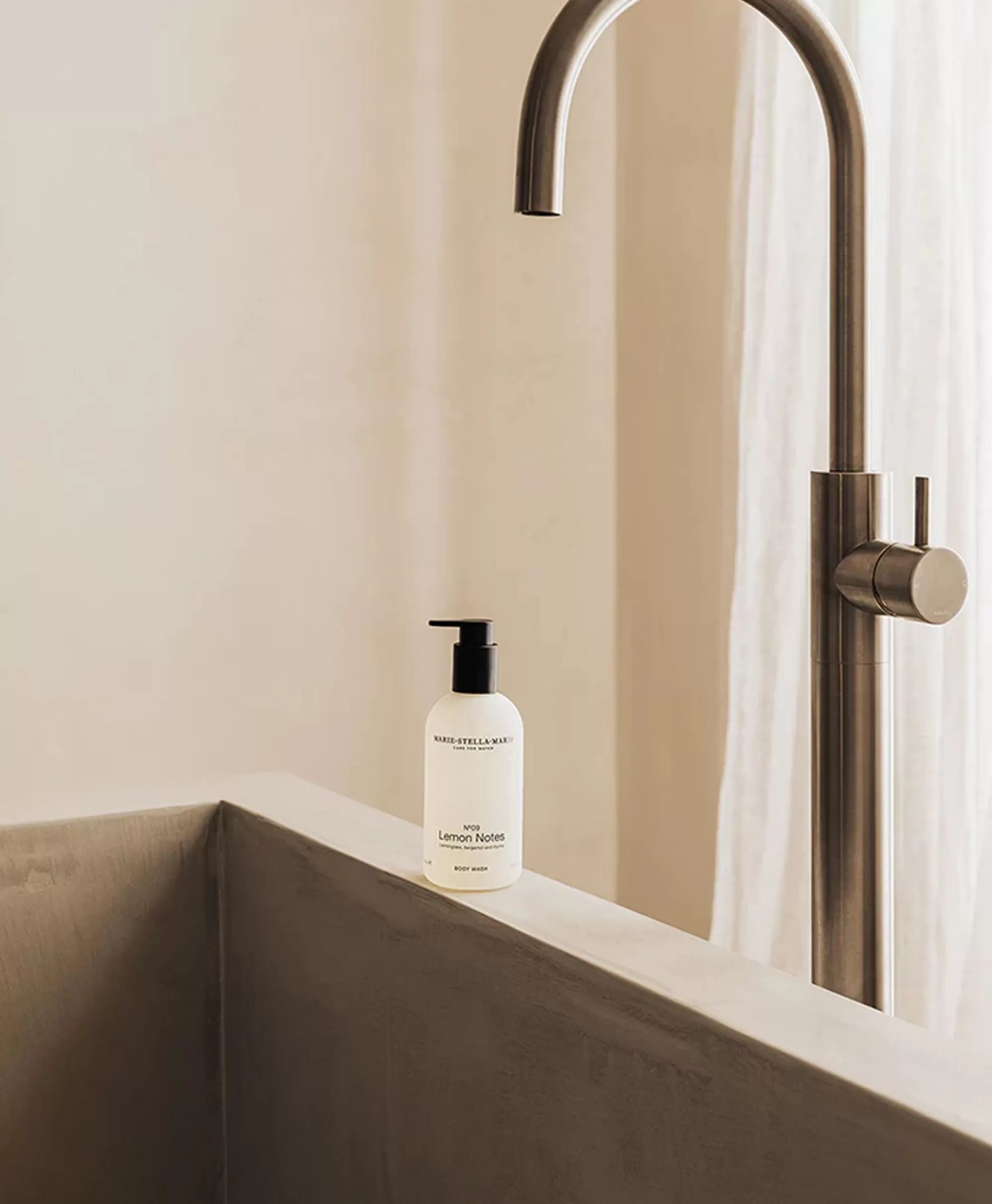 Marie-Stella-Maris - Bagnodoccia Idratante con Note di Limone | 300ml per Igiene Naturale | Collezione Lifestyle