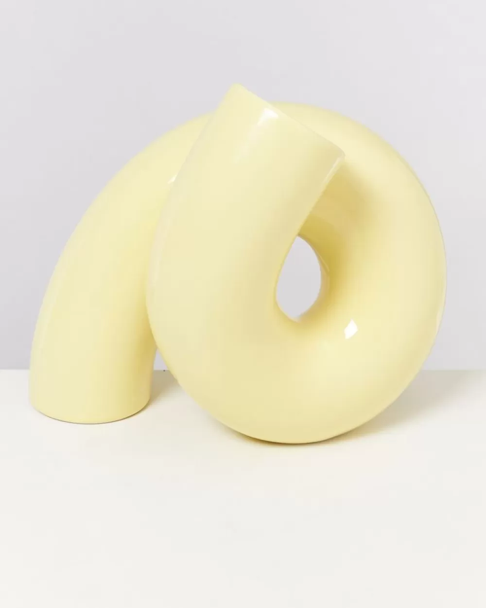 Elegante Vaso Viparita in Vetro Largo - Colore Giallo Brillante, Design Moderno per Arredamento Casa e Hotel - Serie Miio by Ju Schnee