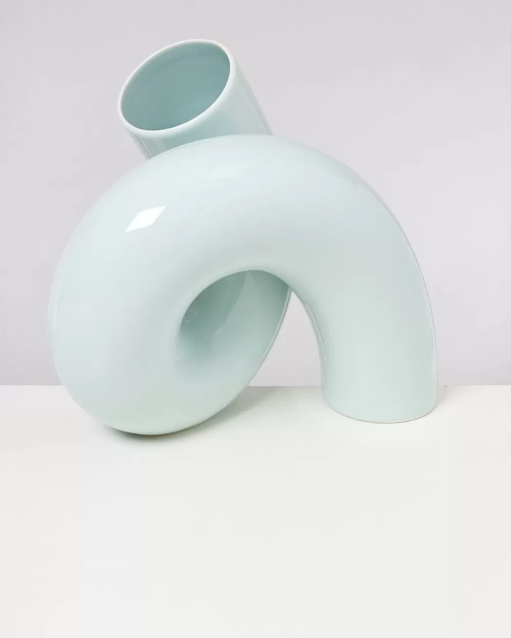 Esclusiva Vase Viparita XL in Tonalità Mint - Collaborazione Ju Schnee x Motel A Miio per Arredi da Collezione