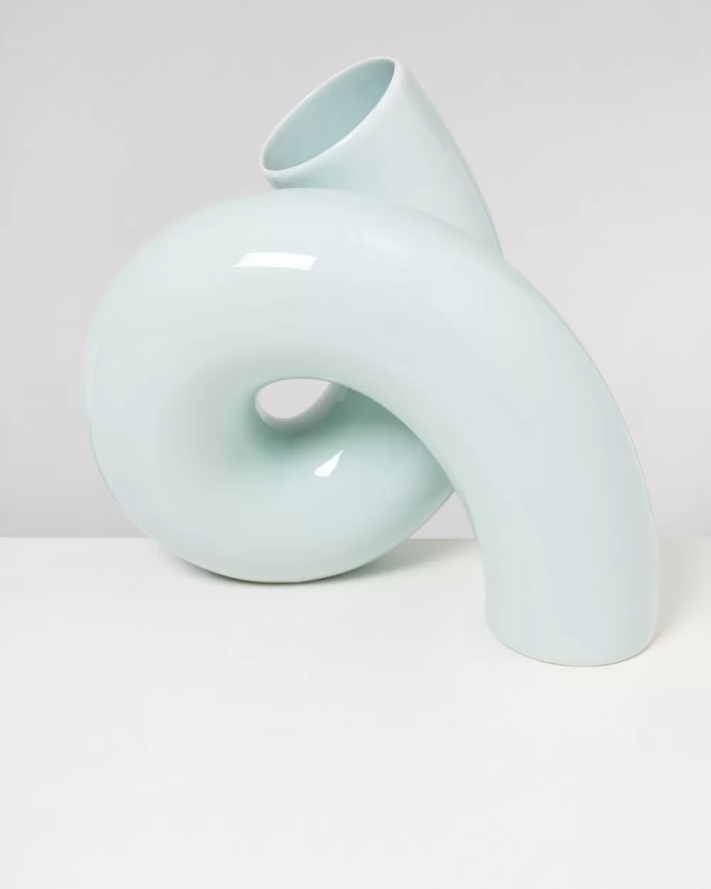 Esclusiva Vase Viparita XL in Tonalità Mint - Collaborazione Ju Schnee x Motel A Miio per Arredi da Collezione