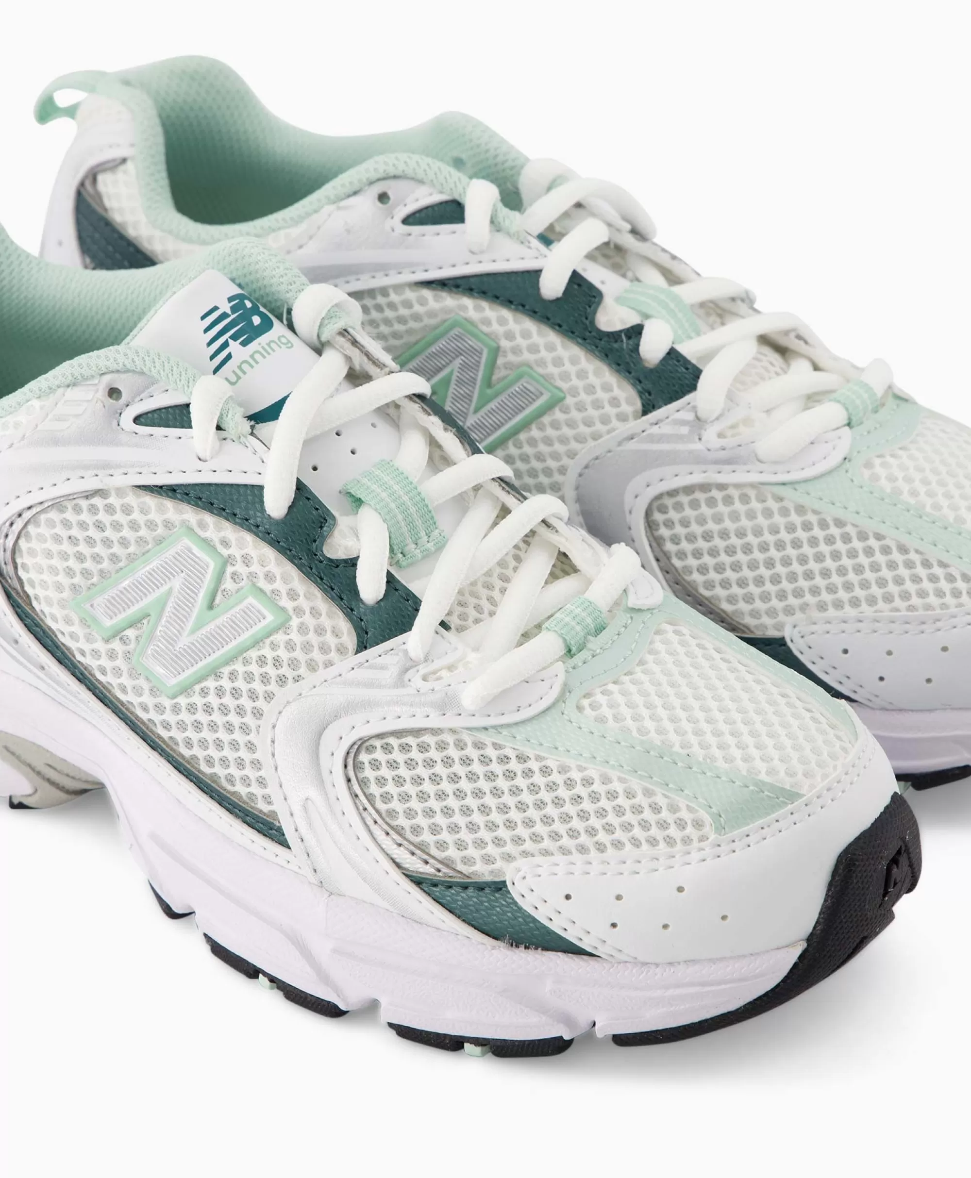Scarpe Sportive New Balance 530 Unisex - Sneaker in Tela Bianco con Design Moderno e Confortevole
