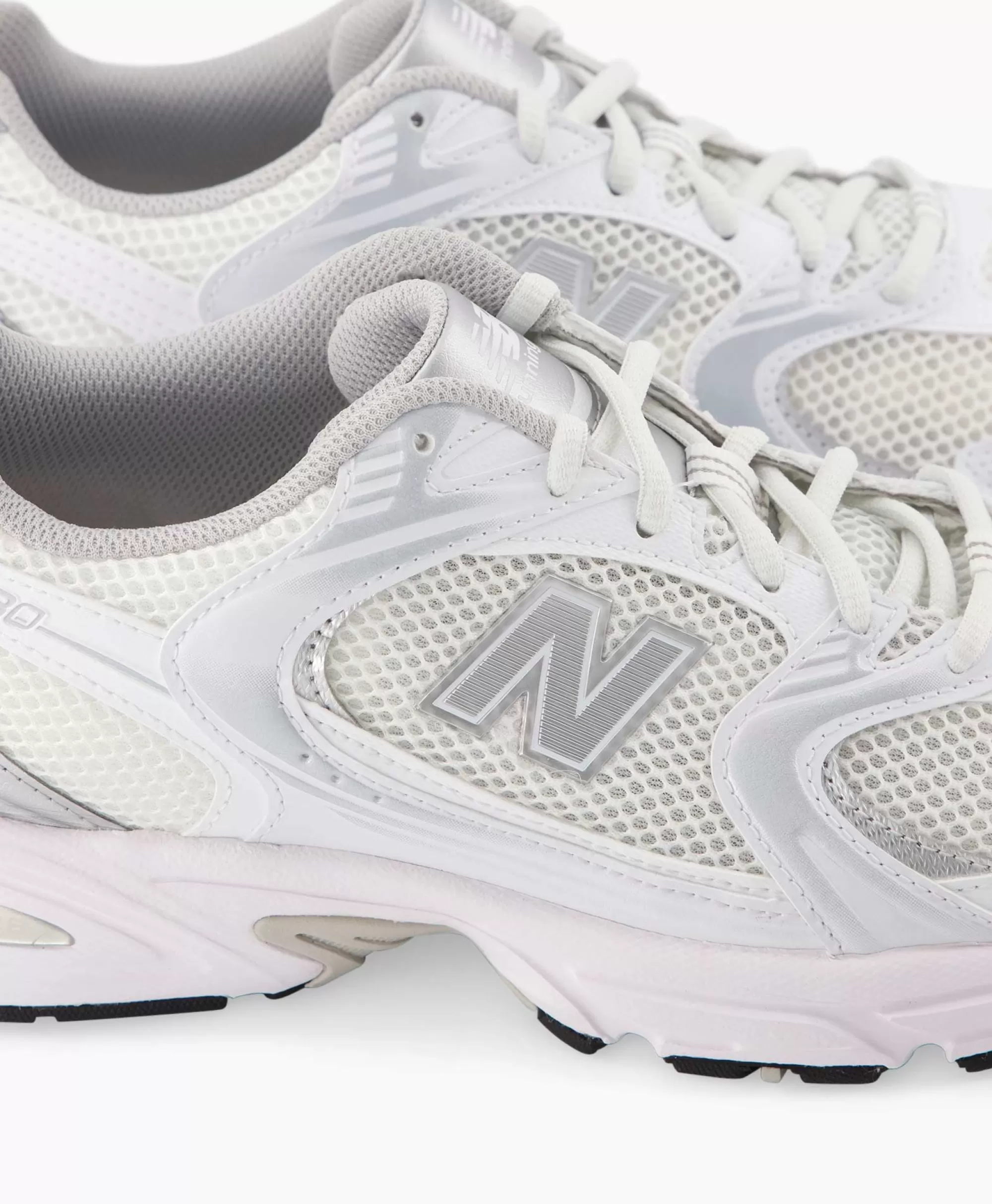 New Balance 530 Scarpe Sportive Unisex - Design Moderno e Confortevole in Bianco