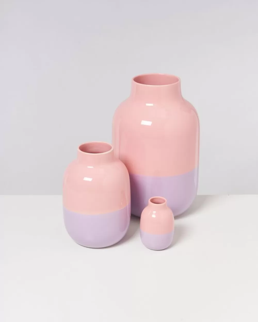Vaso Nuno in Edizione Limitata - Design Moderno con Tonalità Rosa e Lilla, Modello M per Arredamento Elegante