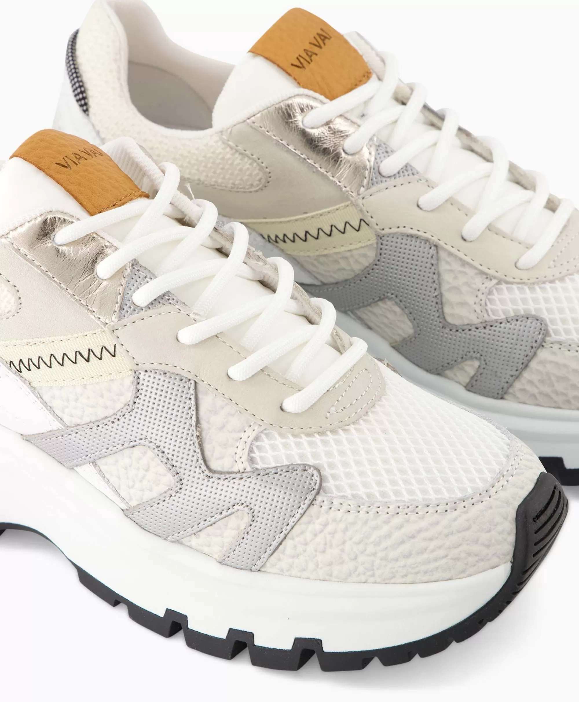 Scarpe Sportive Via Vai Liz Finley - Design Essenziale in Pelle Bianca con Suola Ammortizzata, Stile Casual Unisex per Tutto il Giorno
